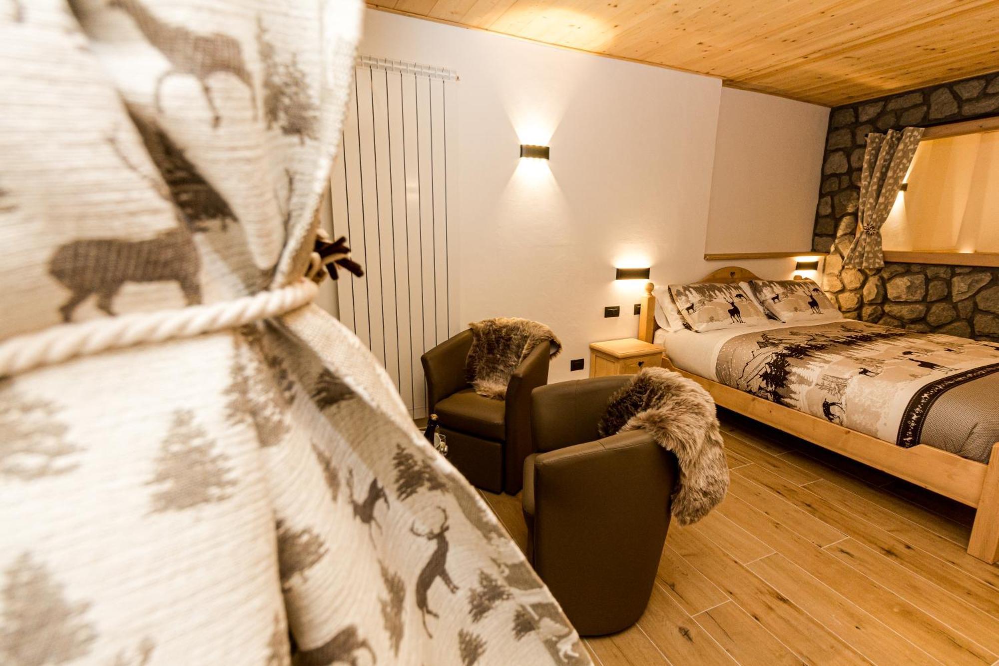 Hotel Al Foiron Claviere Buitenkant foto