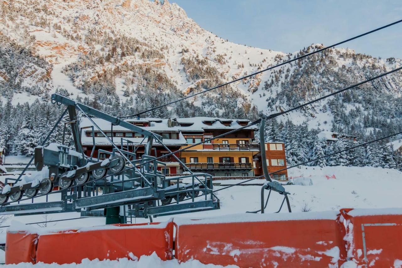 Hotel Al Foiron Claviere Buitenkant foto